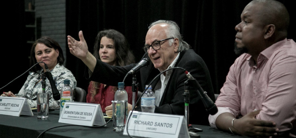 <b>Figura 1.</b> El sociólogo portugués Boaventura de Sousa Santos, el 6 de noviembre de 2017, durante una conferencia en la Universidad de Brasilia. Crédito: Beto Monteiro. Image