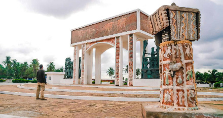<b>Figura 2.</b> Puerta del retorno. Bahía de Benín, Guinea Image